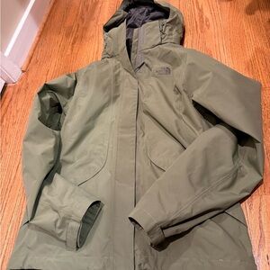 The North Face Women’s Fleece Lined Rain Jacket- Olive Green, medium LIKE NEW